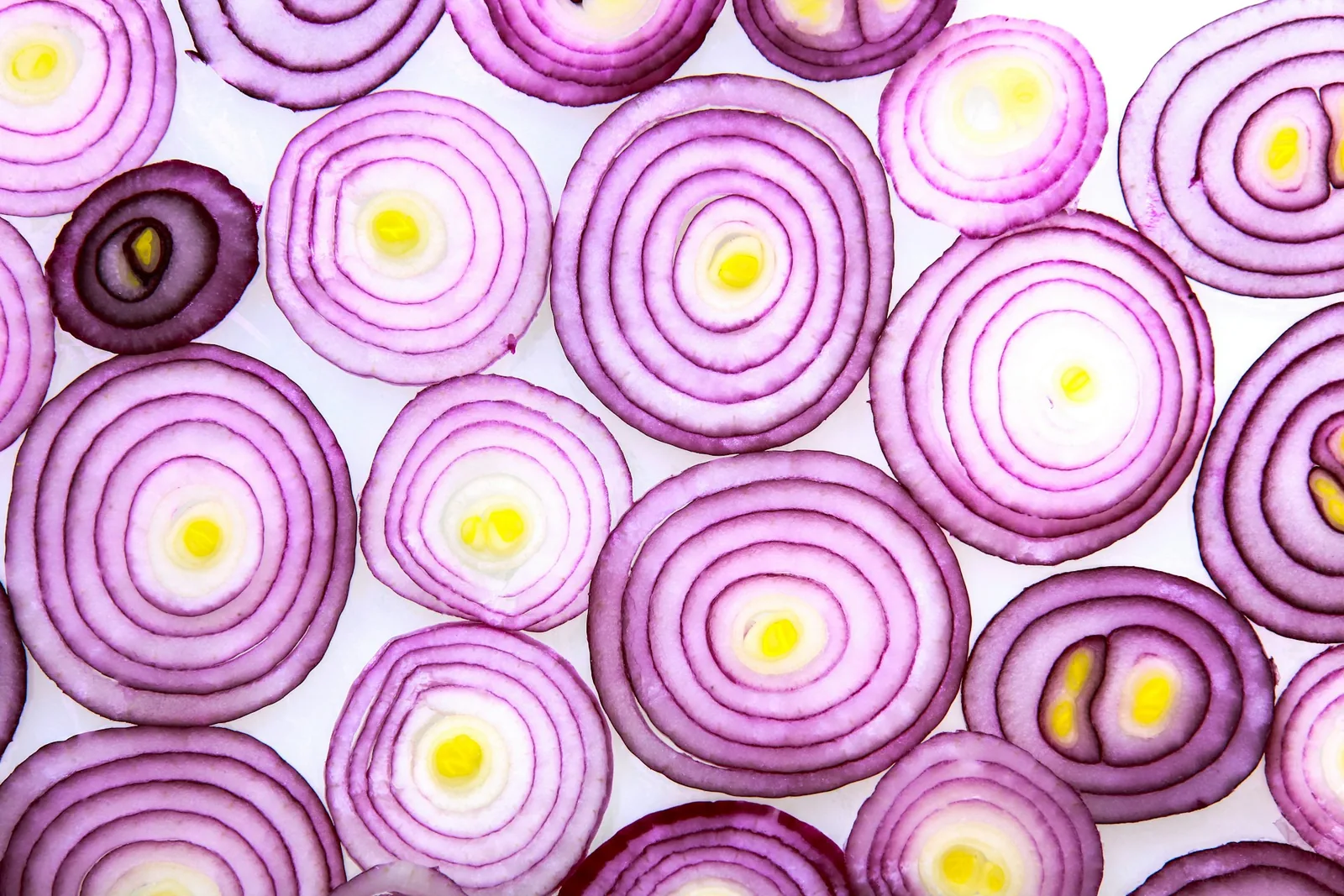 Sliced red onion