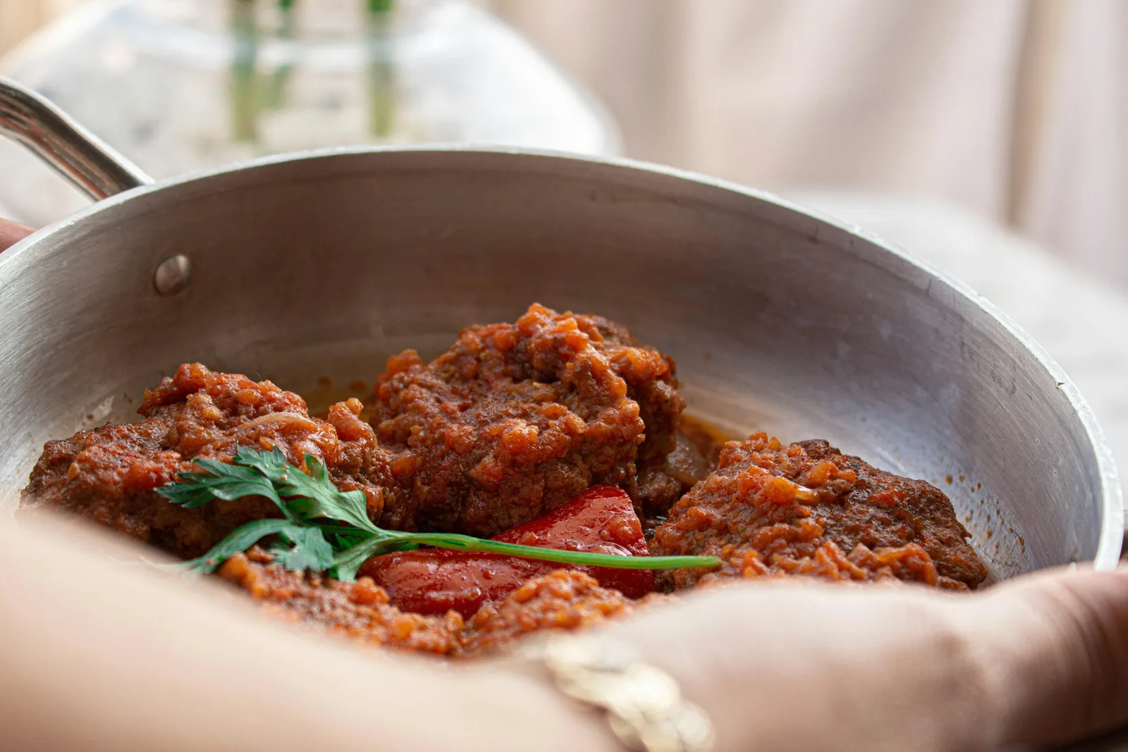 Meatballs in tomato sauce