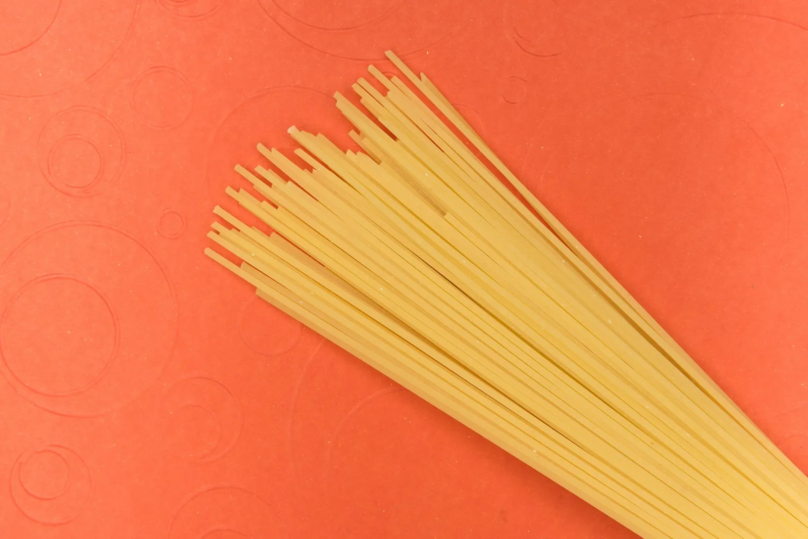 Raw spaghetti strands