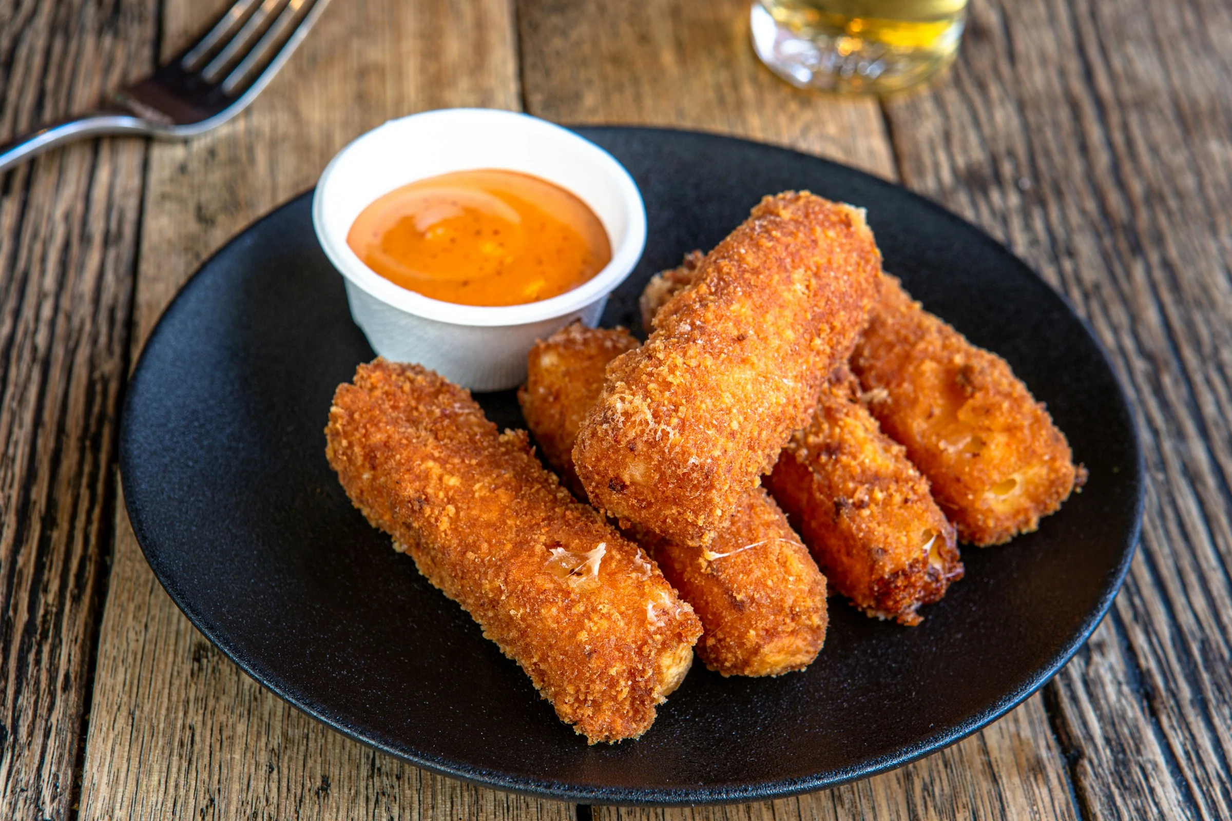 Mozzarella sticks with marinara dipping sauce