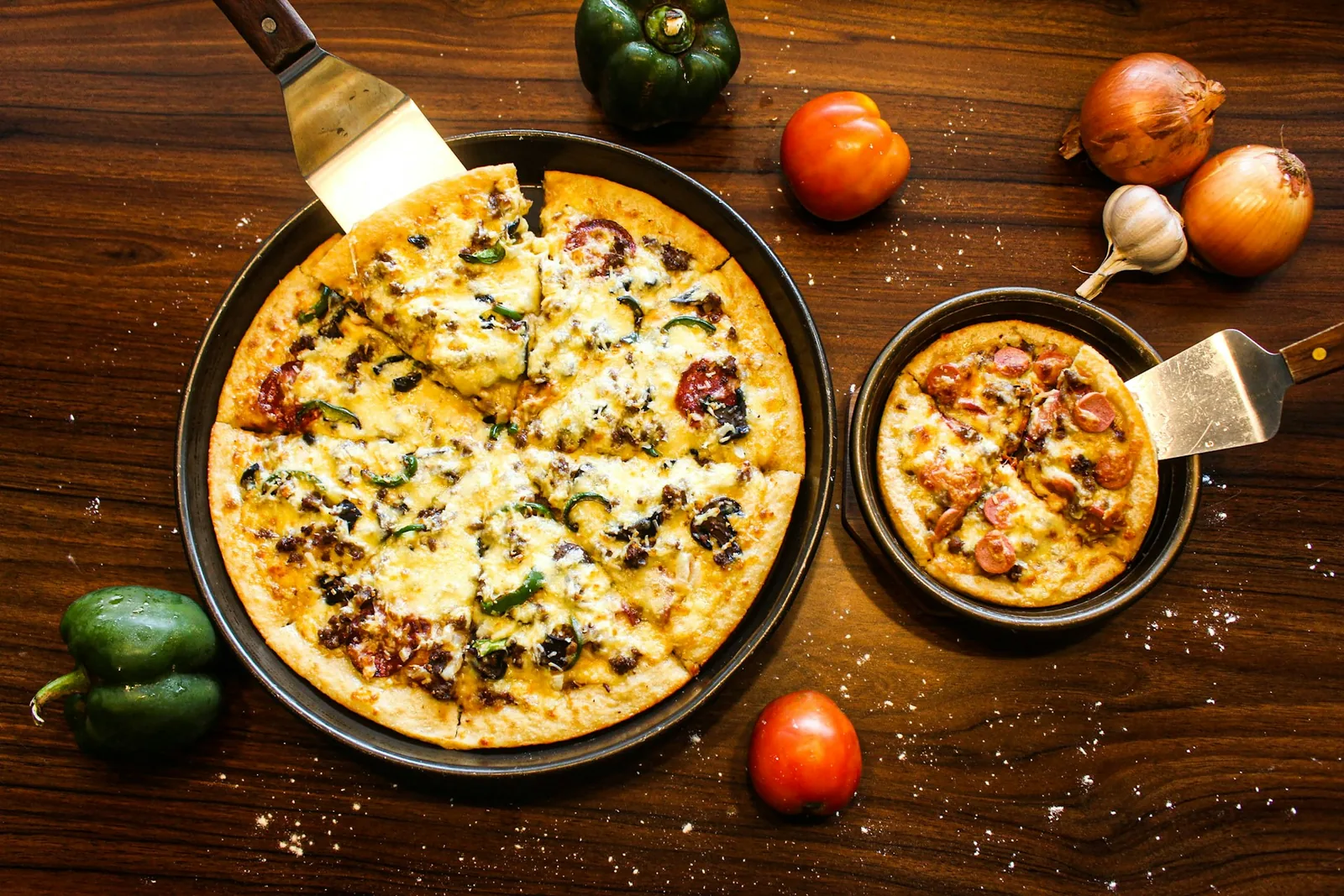 A vegetable pizza from above