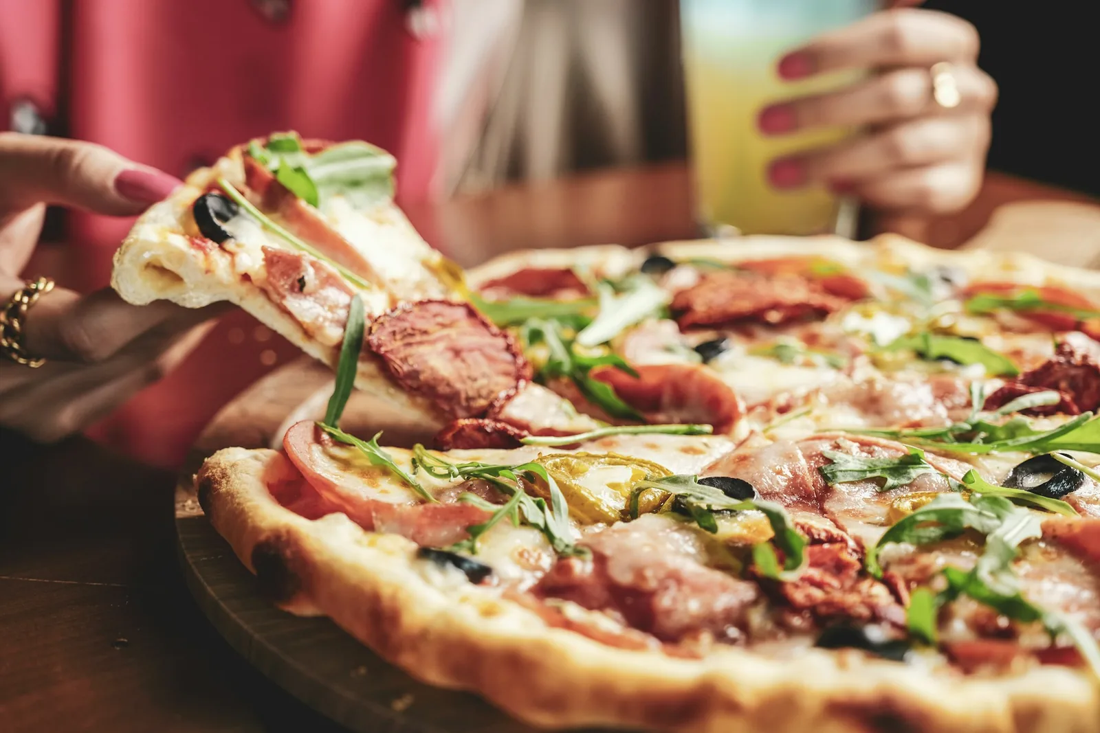 A freshly baked pizza