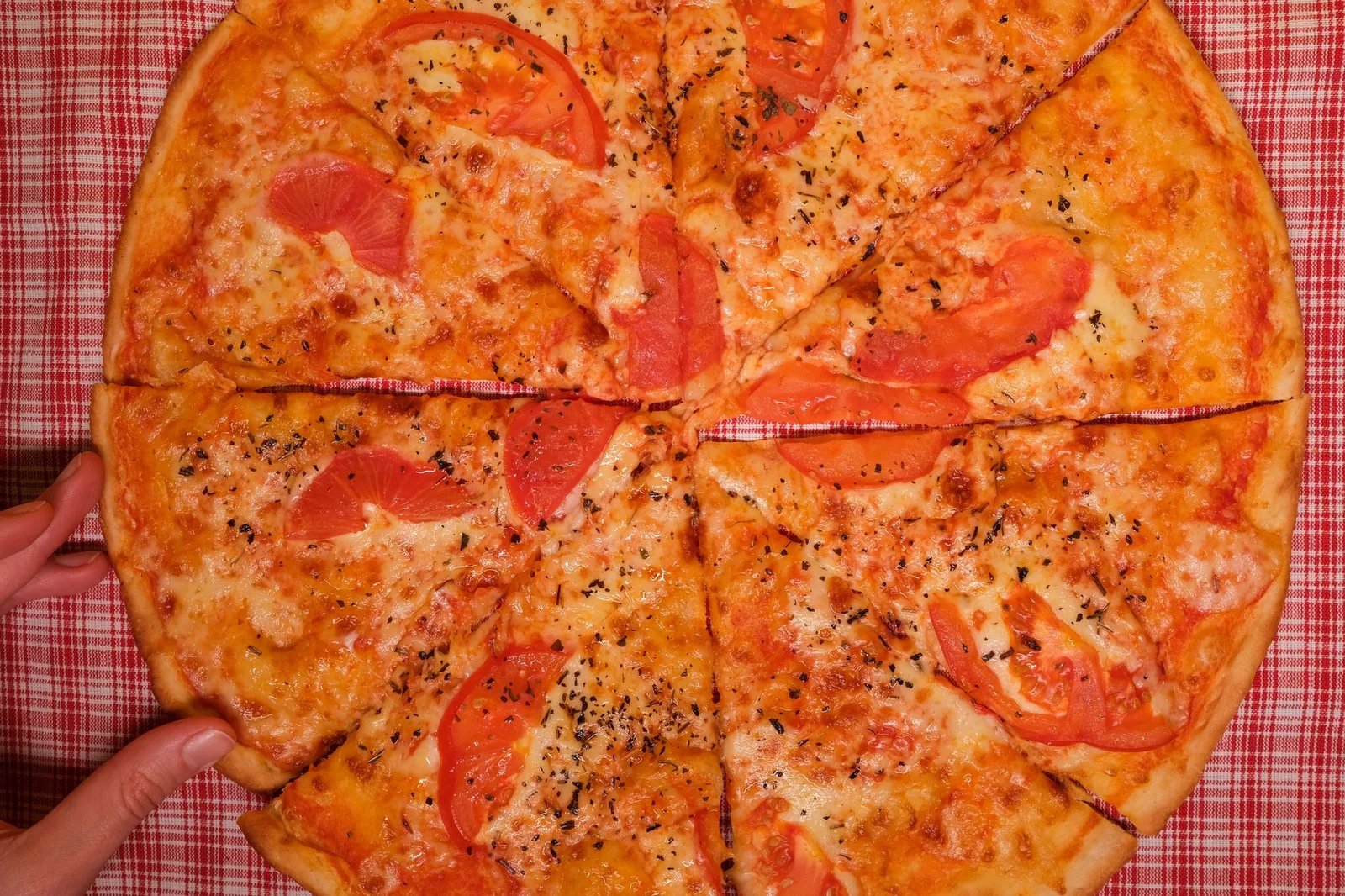 A simple margherita pizza